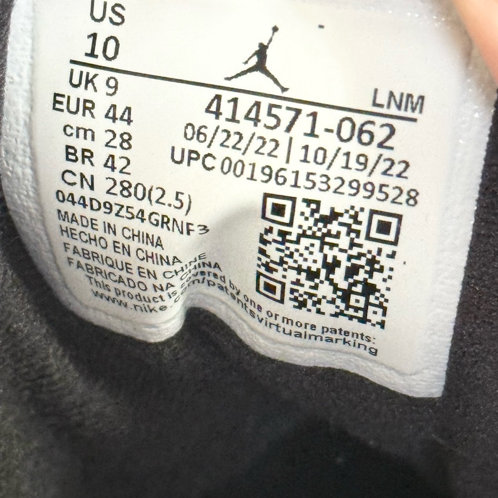 AUTHENTIC Jordan 13 Retro Playoffs size 10 414571-062 2023 PRE-OWNED - Picture 8 of 8